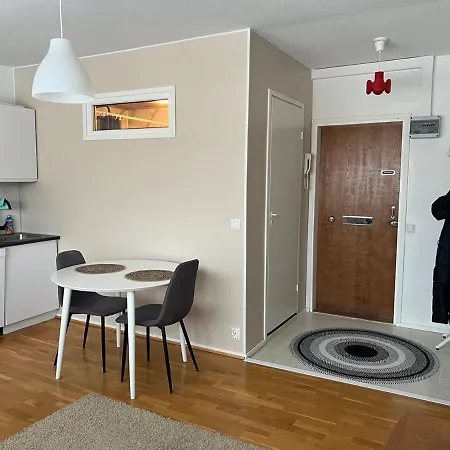 公寓 Metsaestaejaenkadun Yksioe *